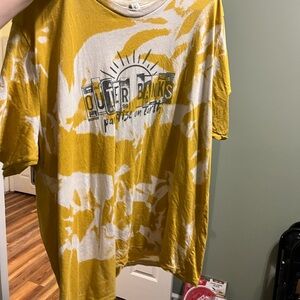 Outer Banks Tee 💛